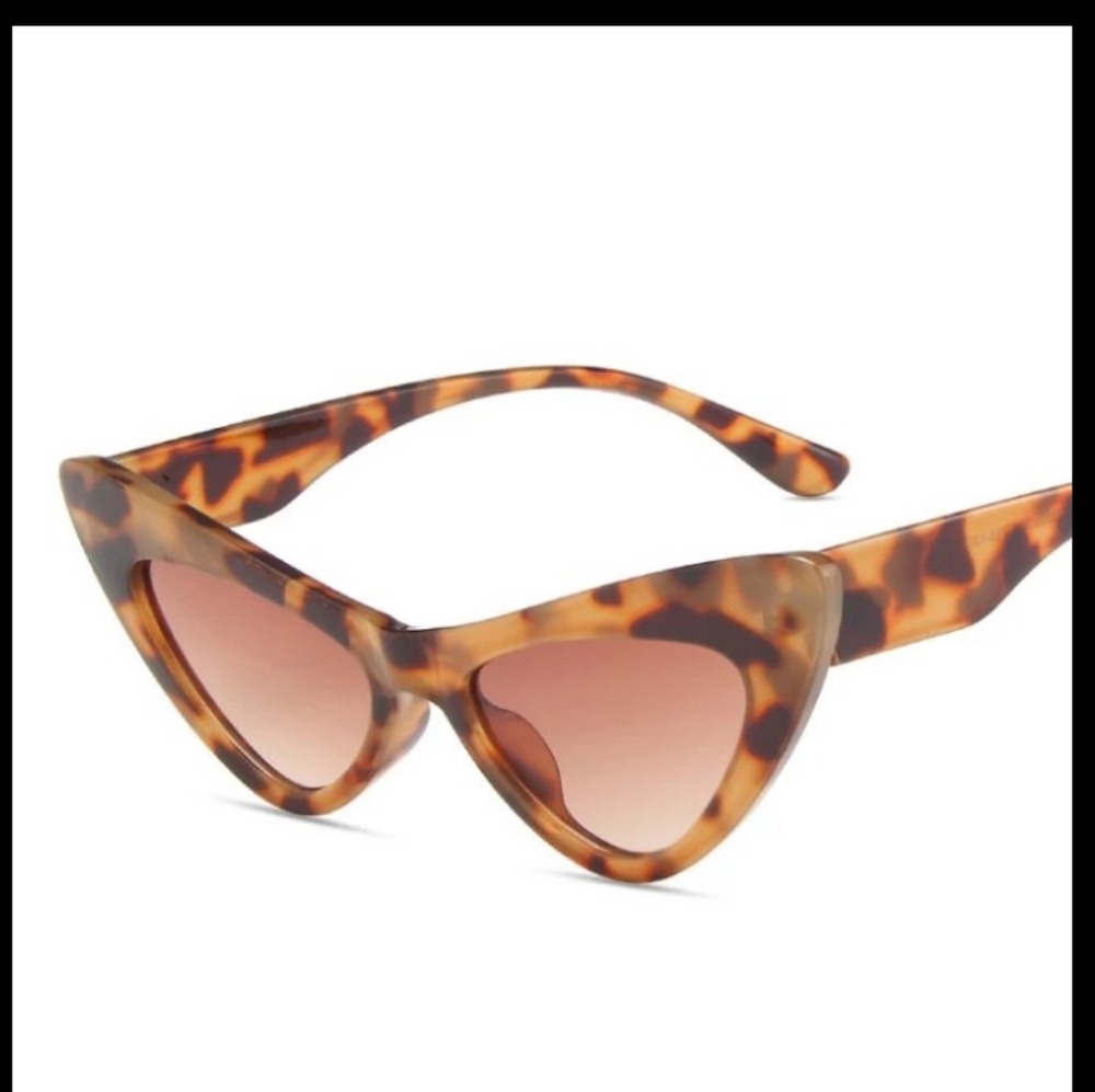 Vintage cateyed sunglasses